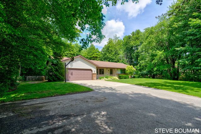5915 141st Avenue, Fillmore Twp, MI 49423