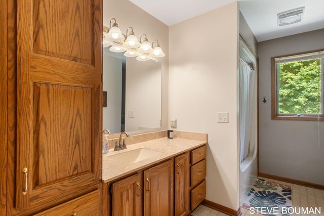 5915 141st Avenue, Fillmore Twp, MI 49423
