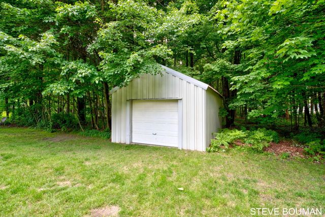 5915 141st Avenue, Fillmore Twp, MI 49423