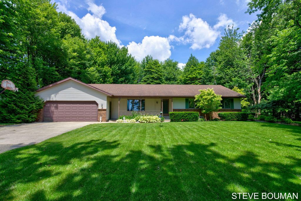 5915 141st Avenue, Fillmore Twp, MI 49423