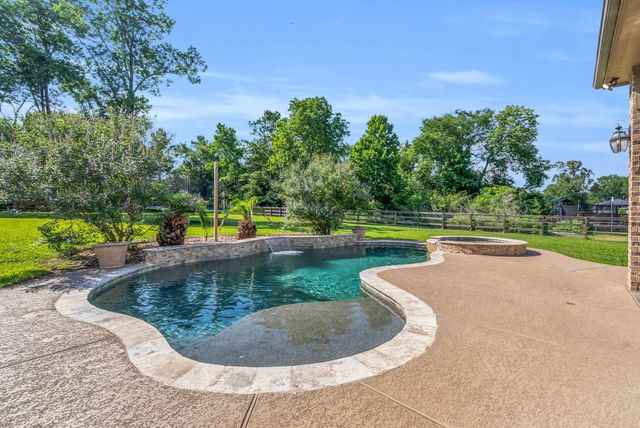 14607 Sterling Court, Willis, TX 77378