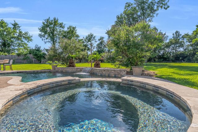 14607 Sterling Court, Willis, TX 77378