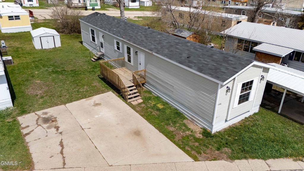 1106 Frontier Trail, Mandan, ND 58554
