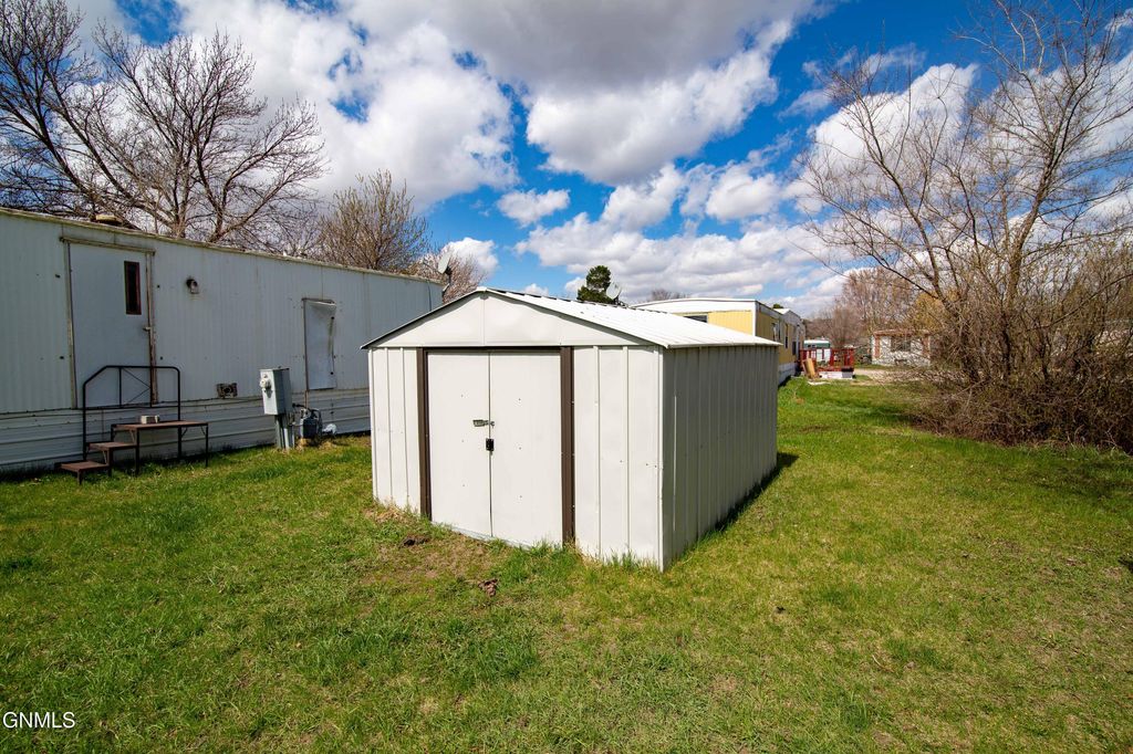 1106 Frontier Trail, Mandan, ND 58554 photo 10