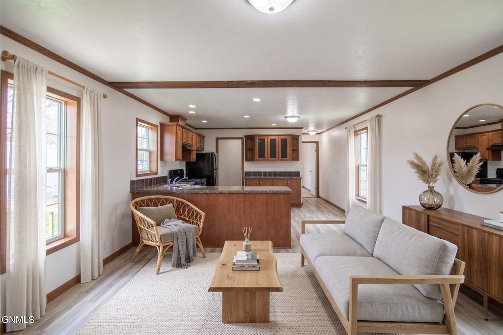 1106 Frontier Trail, Mandan, ND 58554 photo 2