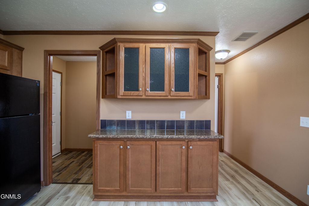 1106 Frontier Trail, Mandan, ND 58554 photo 4