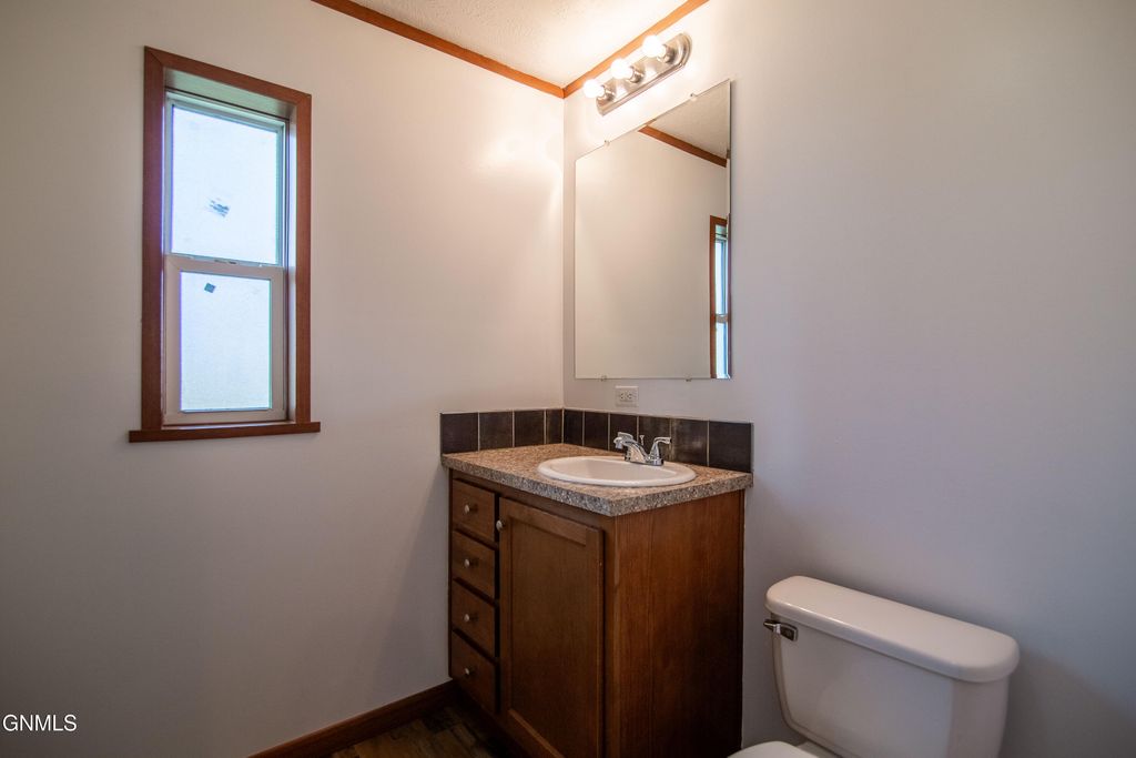 1106 Frontier Trail, Mandan, ND 58554 photo 7