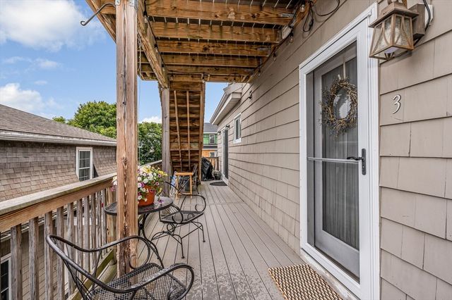 499 Humphrey St 3, Swampscott, MA 01907