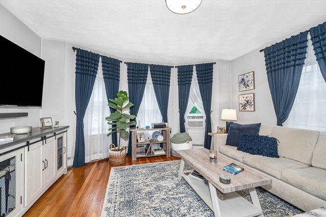 499 Humphrey St 3, Swampscott, MA 01907