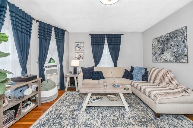 499 Humphrey St 3, Swampscott, MA 01907