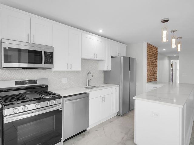 5132 S DREXEL Avenue 2D, Chicago, IL 60615