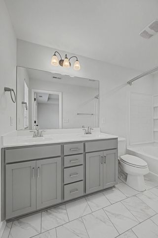 2000 Wild Oaks Ct, Antioch, TN 37013