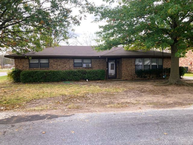 202 W Vernon Street, Bells, TX 75414