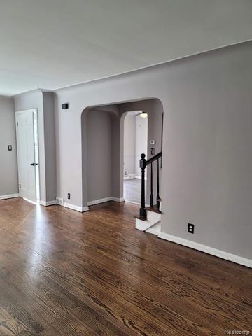 16871 Pierson Street, Detroit, MI 48219