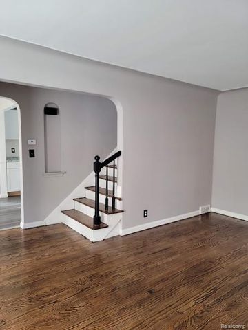 16871 Pierson Street, Detroit, MI 48219