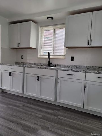 16871 Pierson Street, Detroit, MI 48219