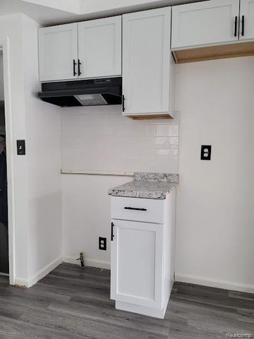 16871 Pierson Street, Detroit, MI 48219