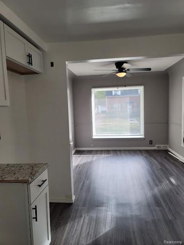 16871 Pierson Street, Detroit, MI 48219