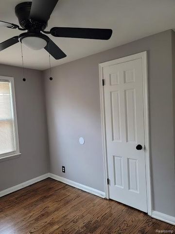 16871 Pierson Street, Detroit, MI 48219