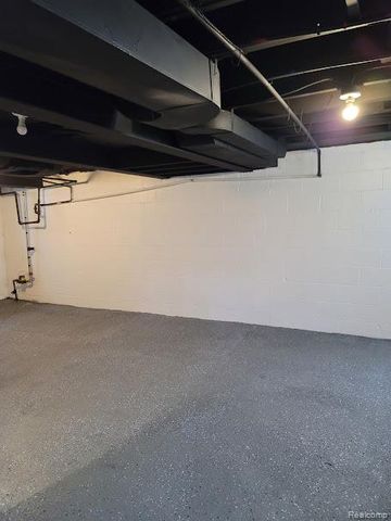 16871 Pierson Street, Detroit, MI 48219