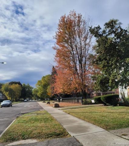 16871 Pierson Street, Detroit, MI 48219