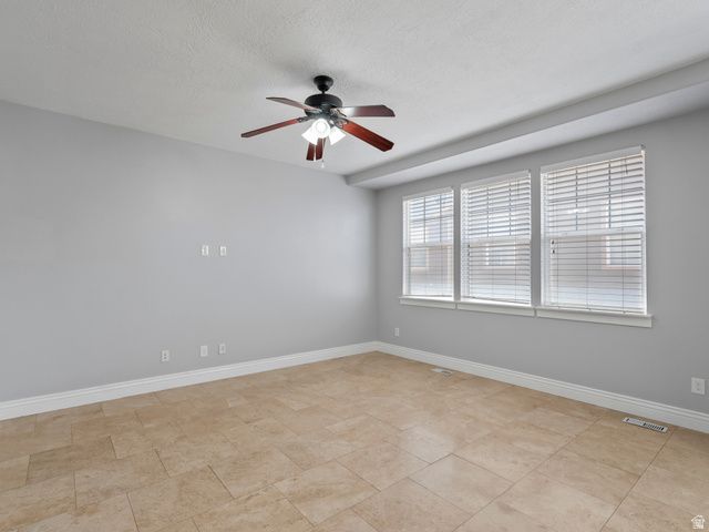 10968 MAPLE FARMS LN, South Jordan, UT 84095