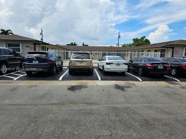 130 W 13th St 9, Hialeah, FL 33010