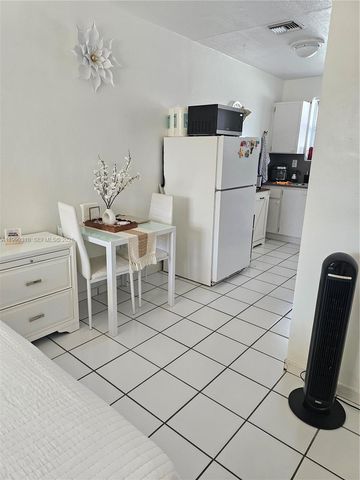 130 W 13th St 9, Hialeah, FL 33010