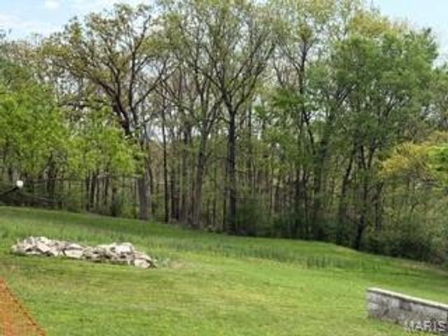 3524 Scenic Circle Drive, St Louis, MO 63129