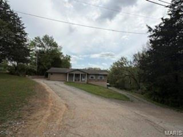 3524 Scenic Circle Drive, St Louis, MO 63129