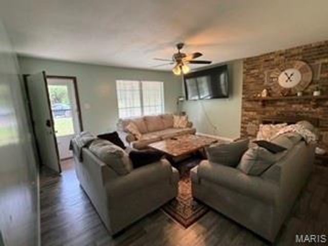3524 Scenic Circle Drive, St Louis, MO 63129