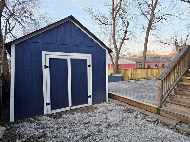 208 W Piankishaw Street, Paola, KS 66071