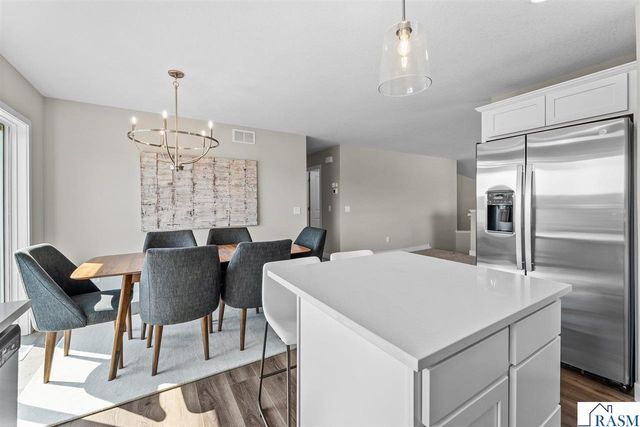 2025 Aster Lane, Mankato, MN 56001