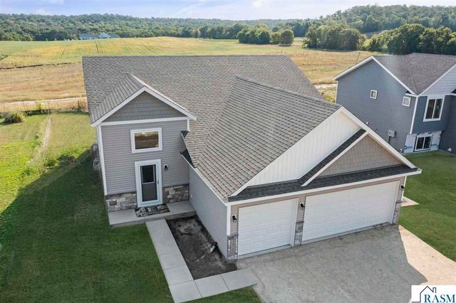 2025 Aster Lane, Mankato, MN 56001