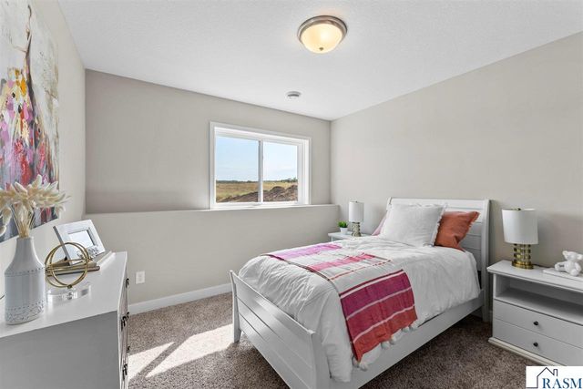 2025 Aster Lane, Mankato, MN 56001
