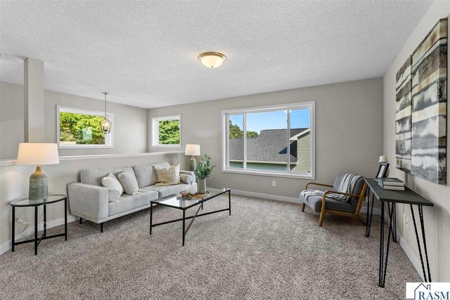 2025 Aster Lane, Mankato, MN 56001