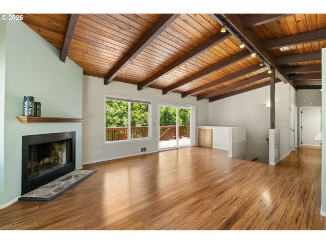 975 E 44TH Ave, Eugene, OR 97405