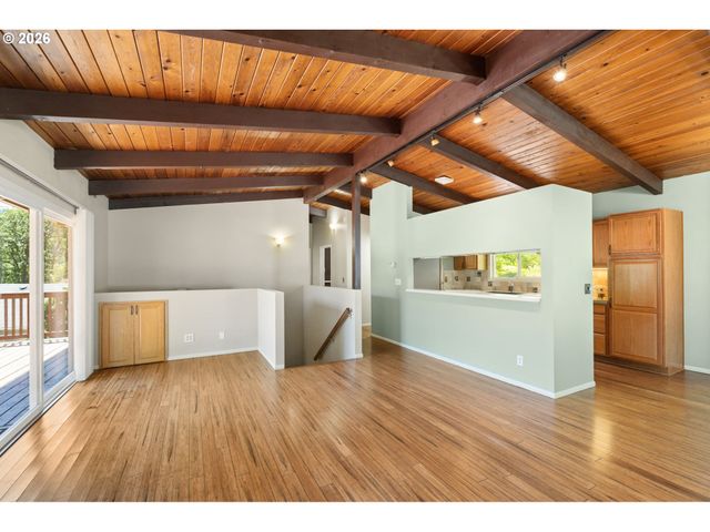 975 E 44TH Ave, Eugene, OR 97405