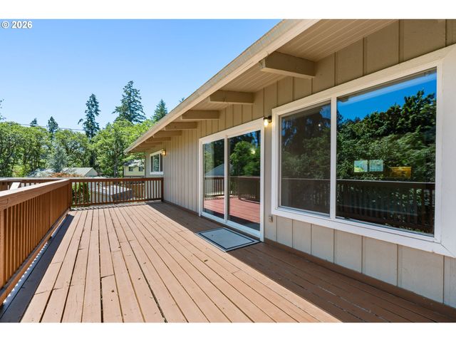 975 E 44TH Ave, Eugene, OR 97405