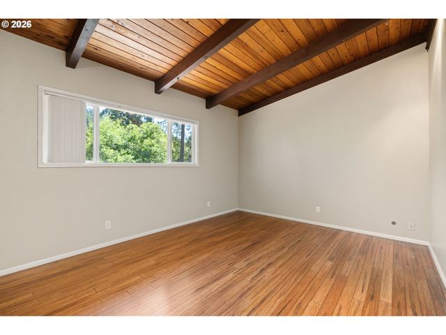 975 E 44TH Ave, Eugene, OR 97405
