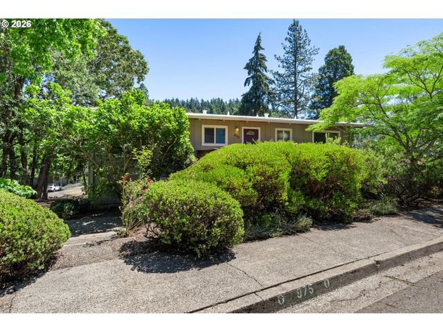 975 E 44TH Ave, Eugene, OR 97405
