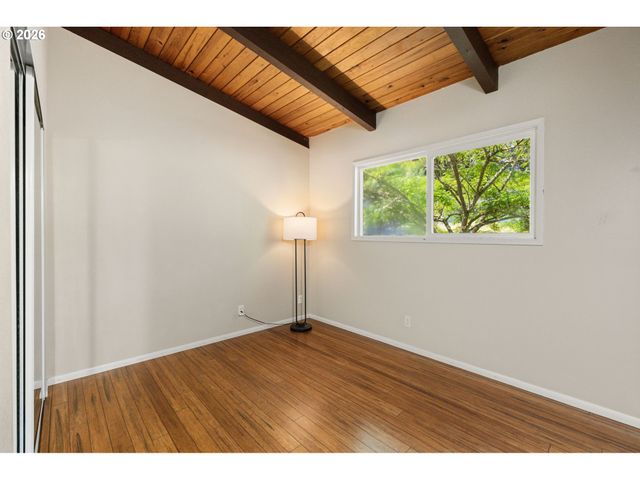 975 E 44TH Ave, Eugene, OR 97405