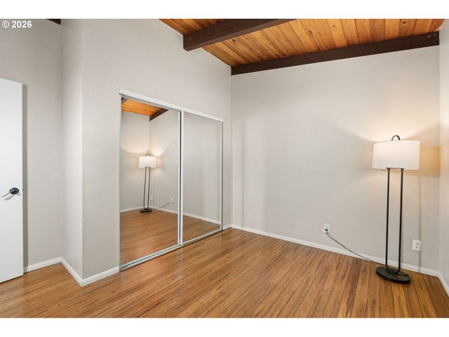975 E 44TH Ave, Eugene, OR 97405