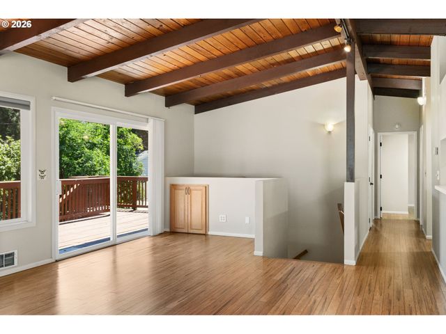 975 E 44TH Ave, Eugene, OR 97405