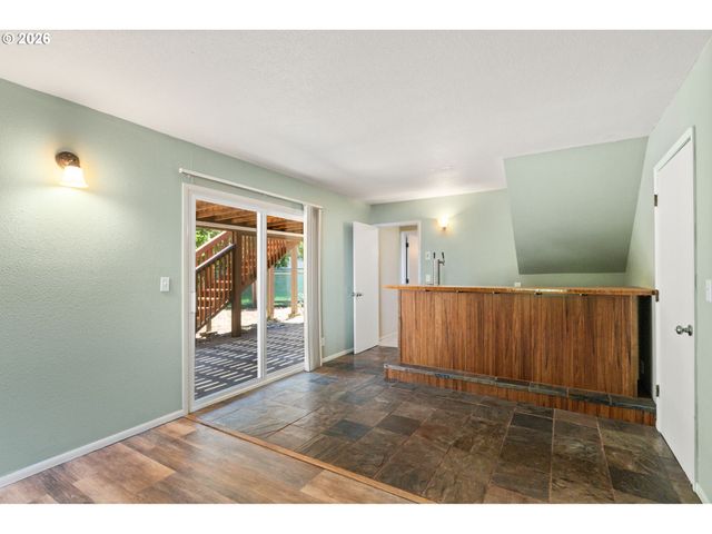 975 E 44TH Ave, Eugene, OR 97405