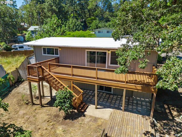 975 E 44TH Ave, Eugene, OR 97405