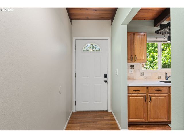975 E 44TH Ave, Eugene, OR 97405