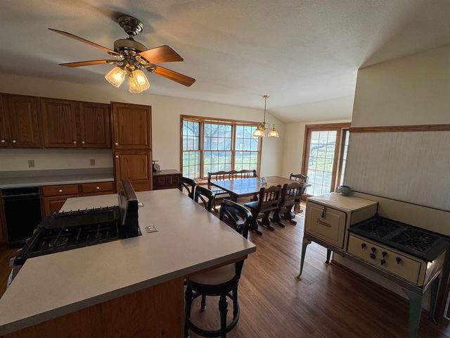 16751 172nd Rd, Winfield, KS 67156