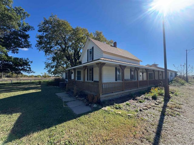 16751 172nd Rd, Winfield, KS 67156