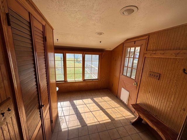 16751 172nd Rd, Winfield, KS 67156